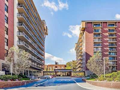 60 Longwood #1008 Brookline, MA 02446