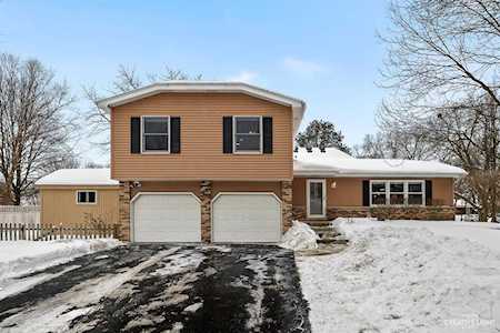 80 Redstart Rd Naperville, IL 60565