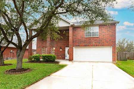 2619 Pine Shadows Dr Sugar Land, TX 77479