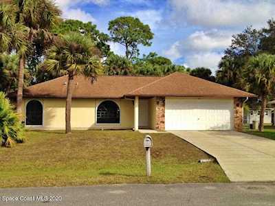 627 NE Castaways Street Palm Bay, FL 32907