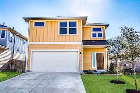 162 Eagle Brook LN Buda, TX 78610