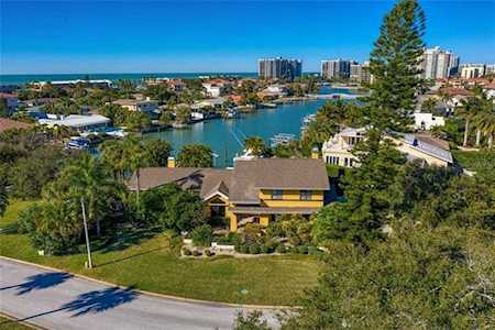 309 Belle Isle Ave Belleair Beach, FL 33786