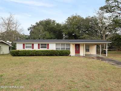 2143 La Valle Dr Jacksonville, FL 32210