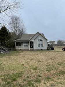 4 Thatcher Dr Fayetteville, TN 37334