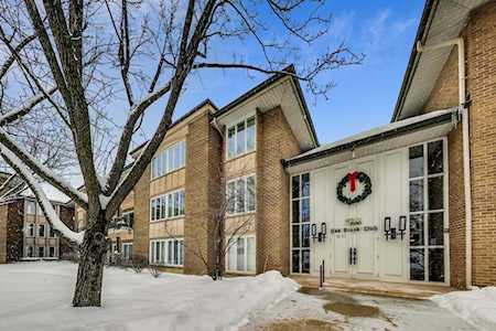 2 Oak Brook Club Dr #C110 Oak Brook, IL 60523