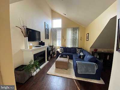 601 7th St #403 Laurel, MD 20707