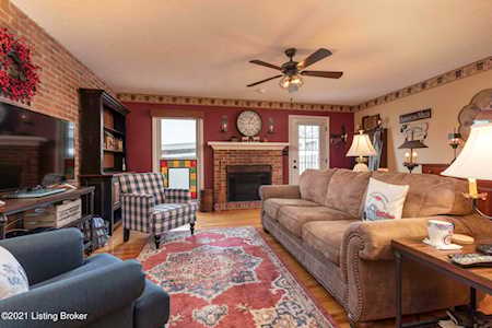 121 Sycamore Dr Louisville, KY 40223
