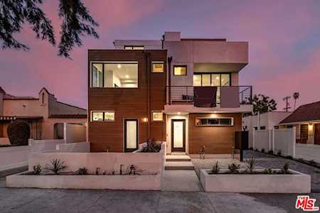 836 1/2 N Mccadden Place Los Angeles, CA 90038