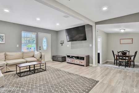6632 Ortolan Ave Jacksonville, FL 32216
