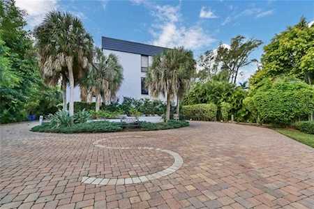 5135 Gulf of Mexico Dr #203 Longboat Key, FL 34228