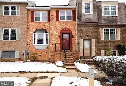 2458 Vineyard Ln Crofton, MD 21114