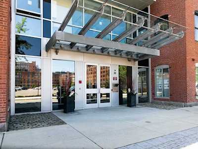 21 Wormwood St #312 Boston, MA 02210