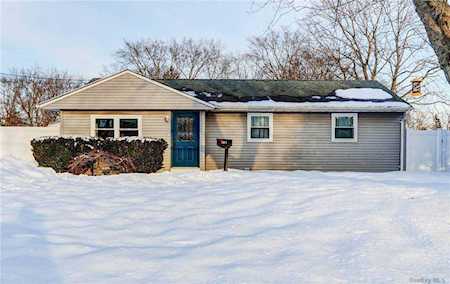 2917 Connecticut Avenue Medford, NY 11763
