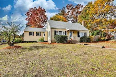 15 Gunderson Rd Wilmington, MA 01887