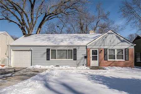 7535 Sagamore Rd Prairie Village, KS 66208