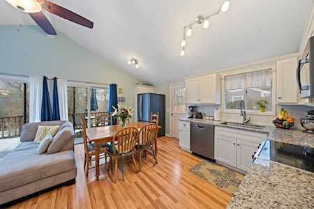 39 Cary Road Plymouth, MA 02360