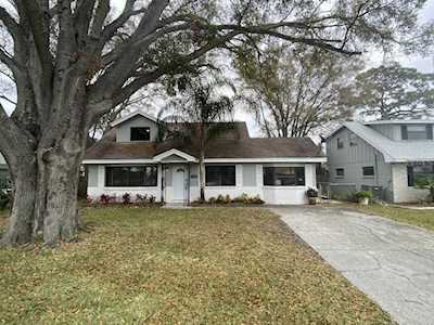8697 92nd St Seminole, FL 33777