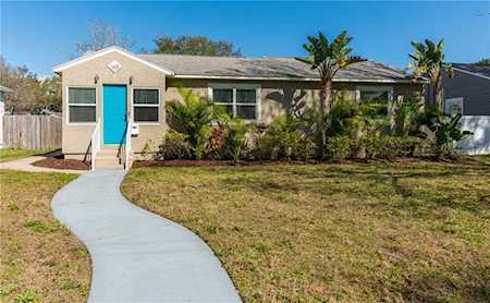 145 36th Ave NE St Petersburg, FL 33704