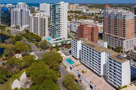 33 S Gulfstream Ave #1008 Sarasota, FL 34236