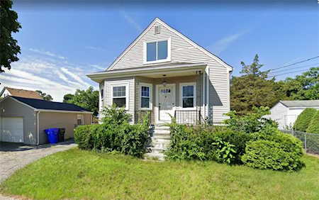 82 Greenville Ave North Providence, RI 02911