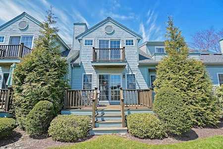 174 Queen St #5B Falmouth, MA 02540