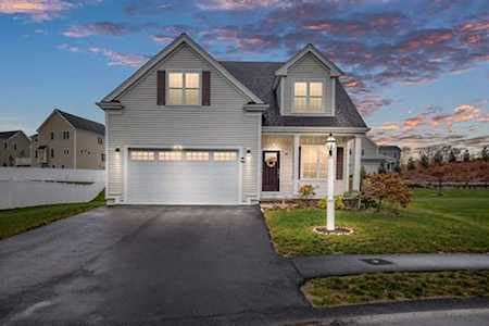 45 Pheasant Run Ct Wrentham, MA 02093