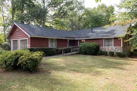 160 W Crossville Rd Roswell, GA 30075