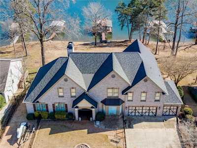 6363 Lakeview Dr Buford, GA 30518