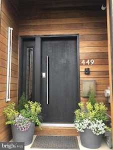 449 Wallace St Philadelphia, PA 19123