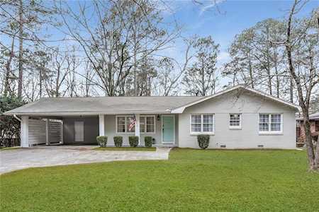 4082 N Shallowford Rd Chamblee, GA 30341