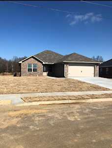 1617 E 9th St Russellville, AR 72802