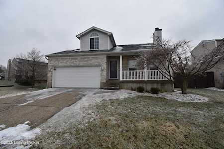 8012 Village Point Dr Louisville, KY 40291