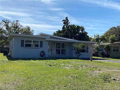 1949 Pinehurst Dr Clearwater, FL 33763