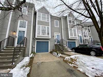 7810 Old Farm Lane Ellicott City, MD 21043