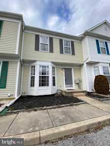 13 Charles Ct Newark, DE 19702