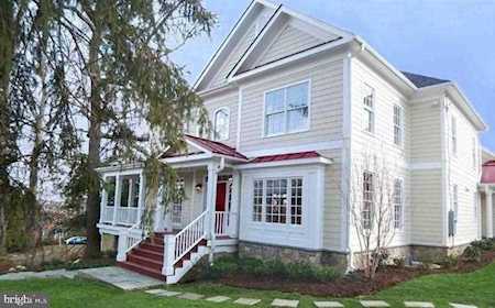 4112 Lee Hwy N Arlington, VA 22207