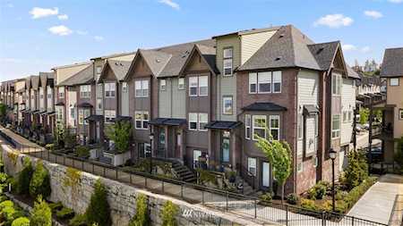 1352 Williamsburg Walk NE Issaquah, WA 98029