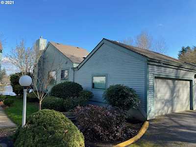 3722 SE Tunbridge Wells St Salem, OR 97302