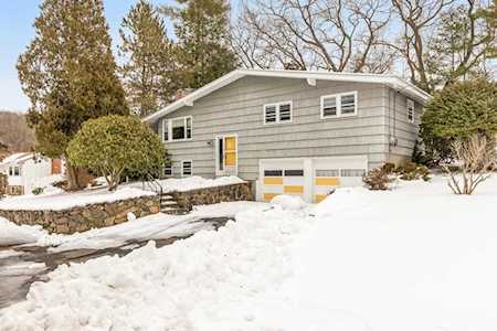 7 Briarwood Ave Peabody, MA 01960