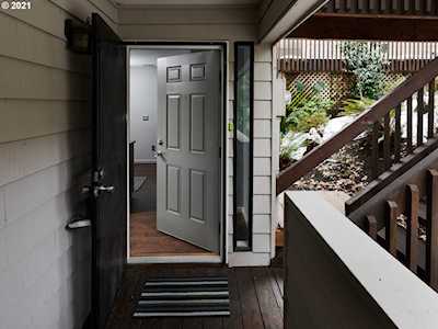 7555 N Edgewater Ave Portland, OR 97203