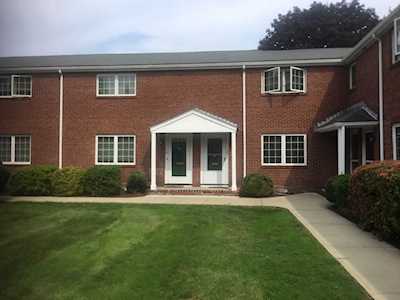 37 Linden St #18 Wellesley, MA 02482