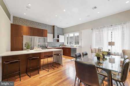 976 N Leithgow St Philadelphia, PA 19123
