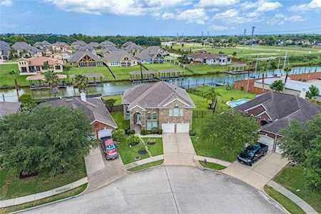 434 Twin Timbers Ln Kemah, TX 77565