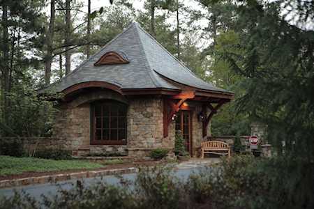 628 Crescent River Pass Suwanee, GA 30024
