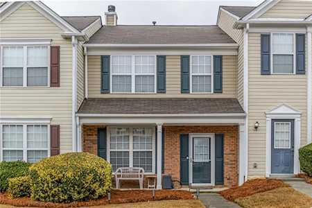 1733 Stanwood Dr NW Kennesaw, GA 30152