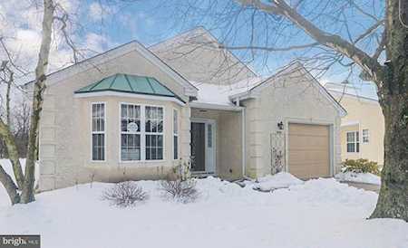 648 Cascade Dr S Mount Laurel, NJ 08054