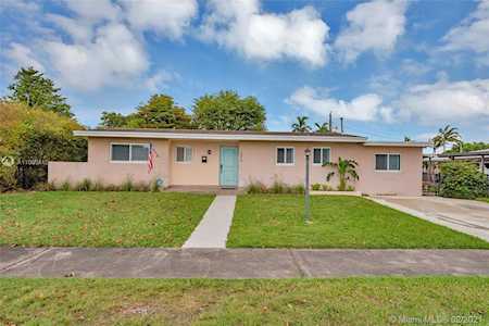 2310 SW 89th Ct Miami, FL 33165