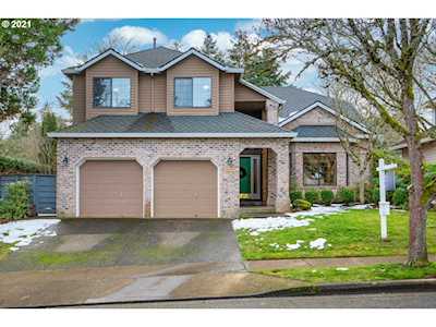 10705 SW Heron Cir Beaverton, OR 97007