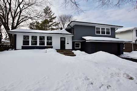 1928 N Burke Dr Arlington Heights, IL 60004