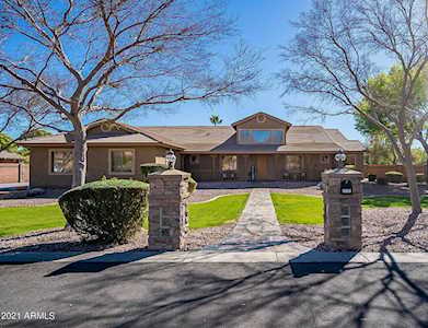 2747 E Via Del Arboles Gilbert, AZ 85298